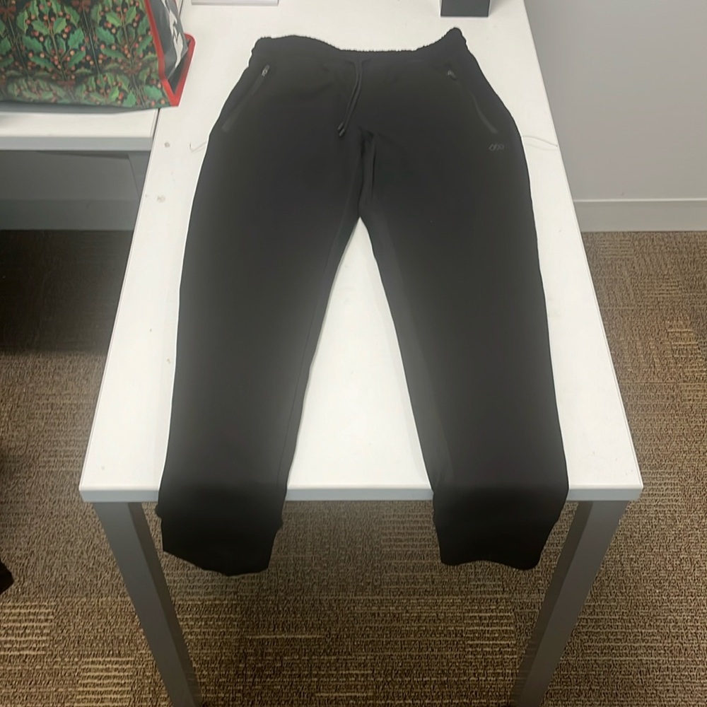 Men’s Legend sweatpants ( Small )